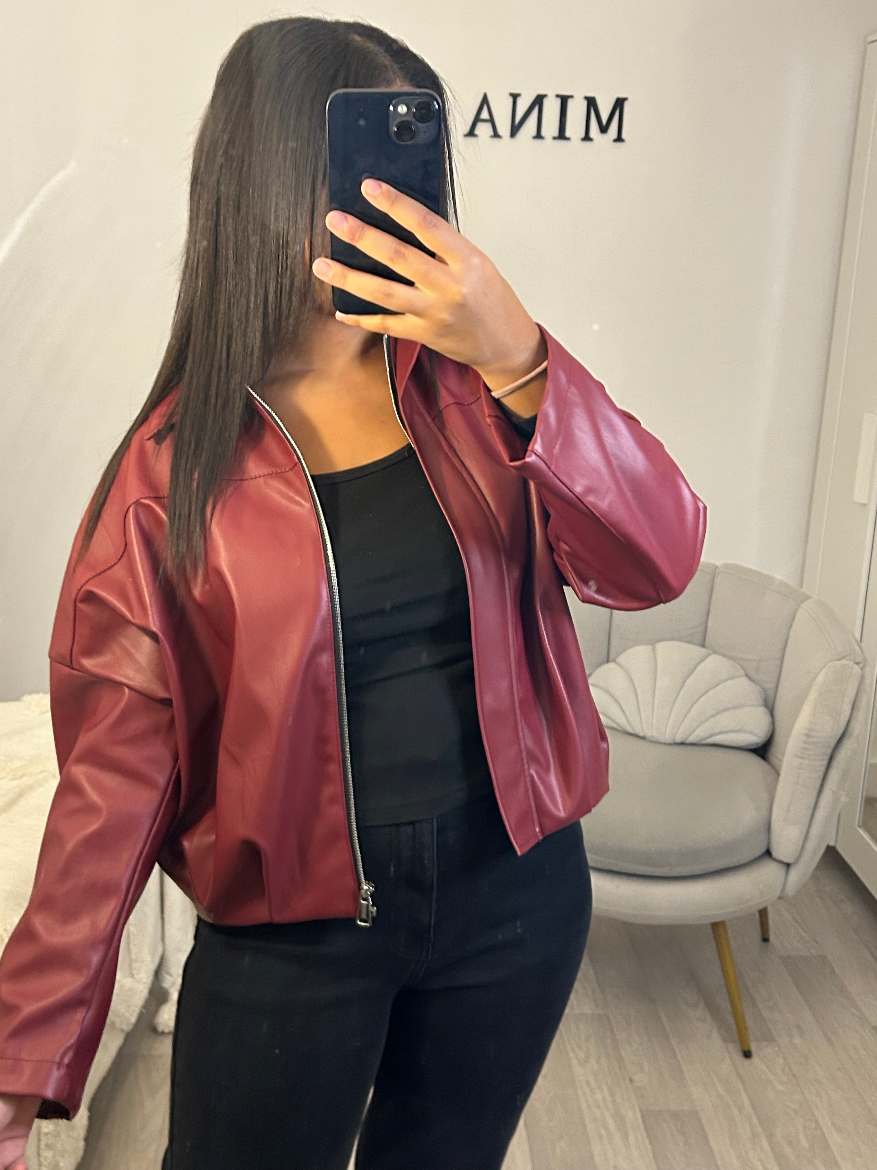 Veste en cuir rouge