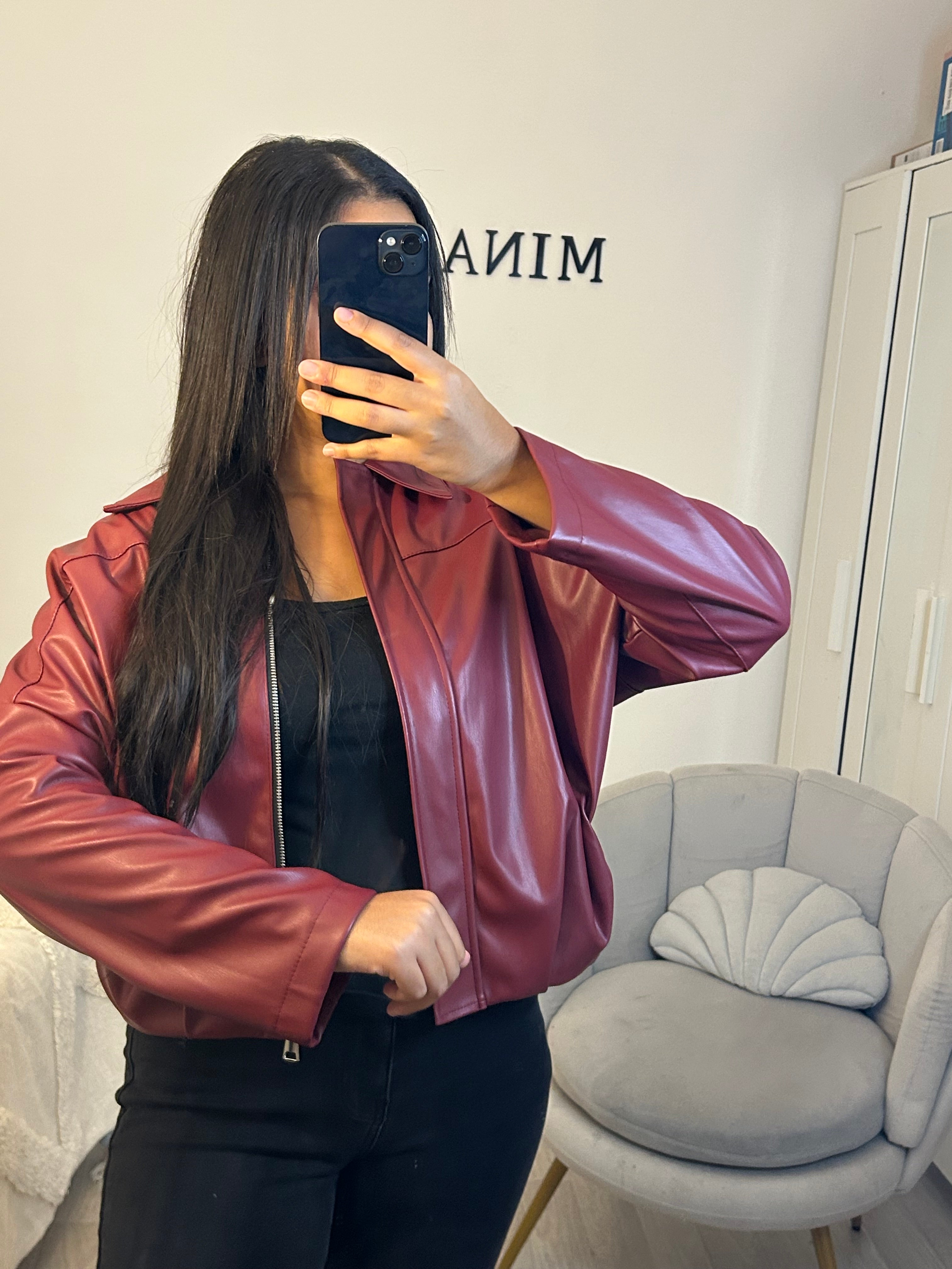 Veste en cuir rouge